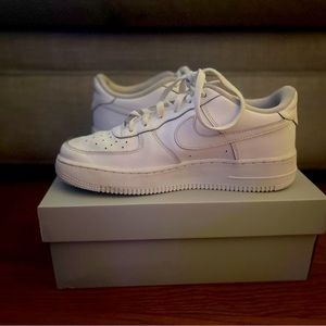 Nike Air Force 1 Low Sneakers Youth Size 7Y 314192-117 Triple White
